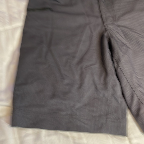 Lululemon Men's Bowline Trunks Shorts Grey Pinstriped Size 34 - Picture 7 of 12